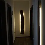 Lomb Lak Vendeghaz דירה *