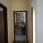 Lomb Lak Vendeghaz