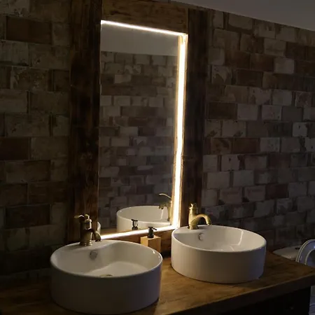 Lomb Lak Vendeghaz Apartament
